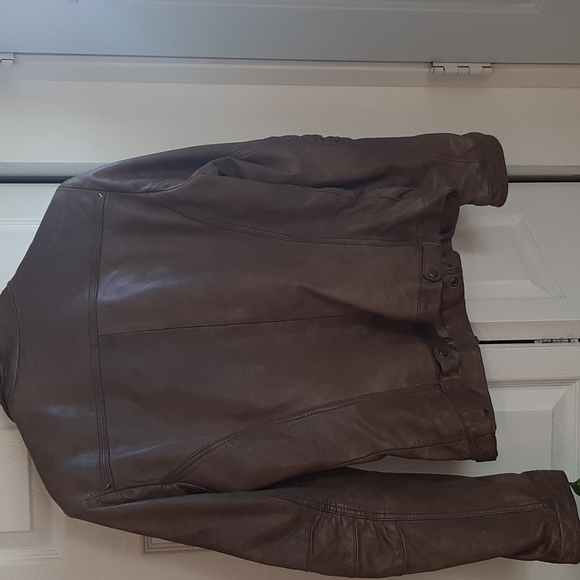 Small Danier Leather Jacket - Picture 5 of 7